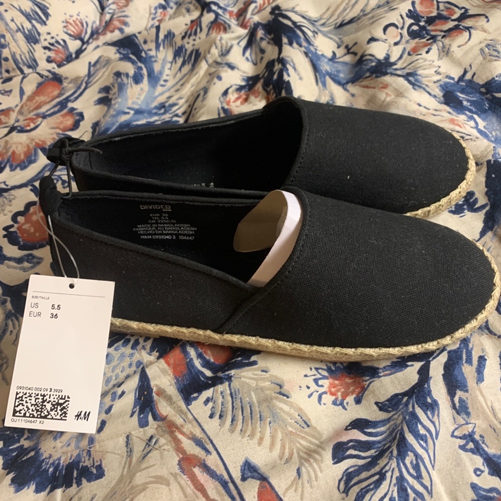 Brand New H&M flats size 5.5